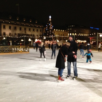 Machen Sie Ihr Stockholm Besuch zu einer stoRy!™ - Laufen Sie Schlittschuh in Kungsträdgården!