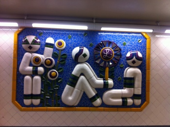 Foto stoRy für heute™ - Kunst in Stockholmer U- Bahn- Teil 1- Fridhelmsplan und  Carl von Linné